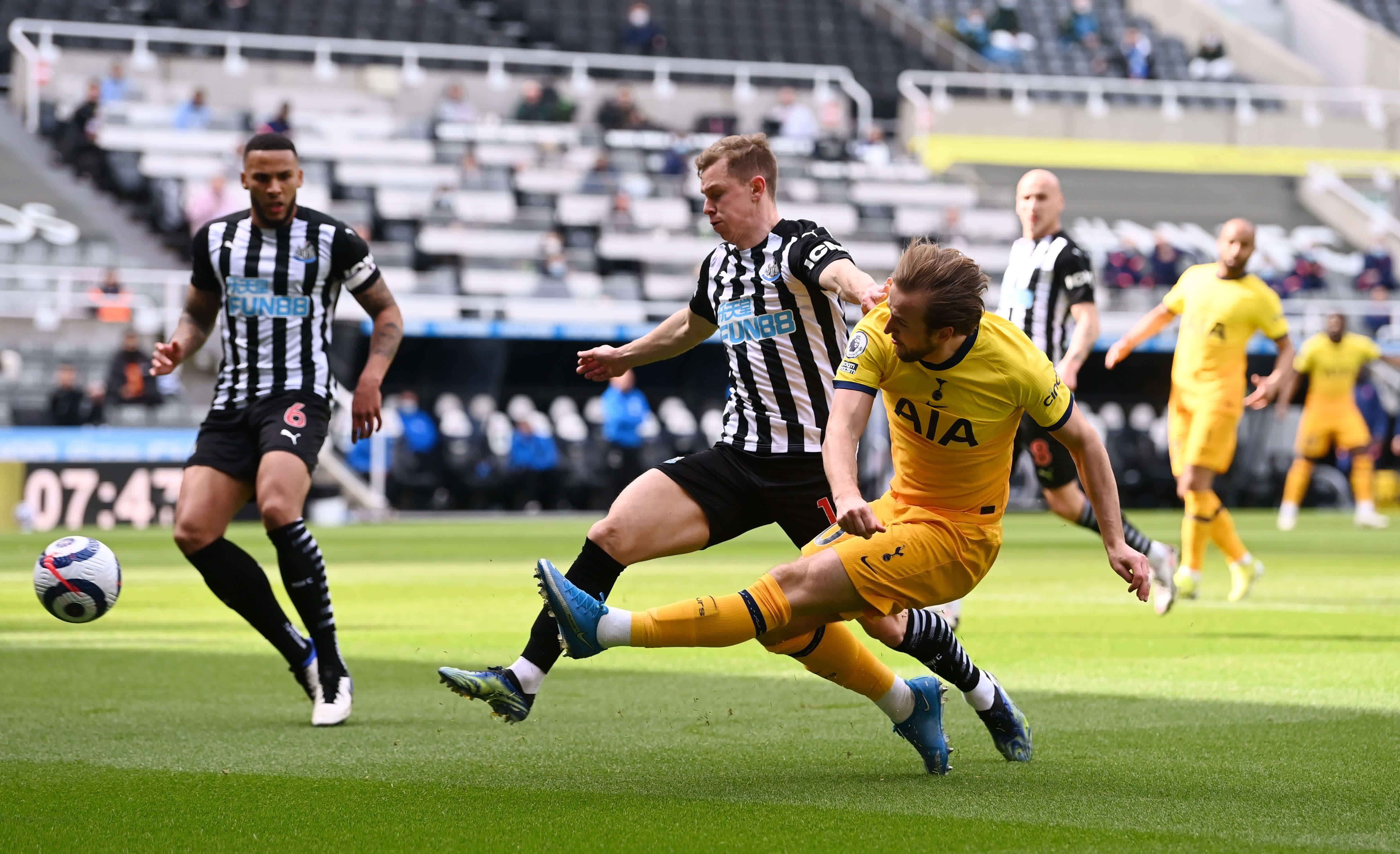 沃克与伯恩 沃克与伯恩